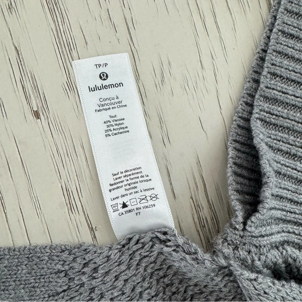 Lululemon Athletica Heather Gray Knit Top
